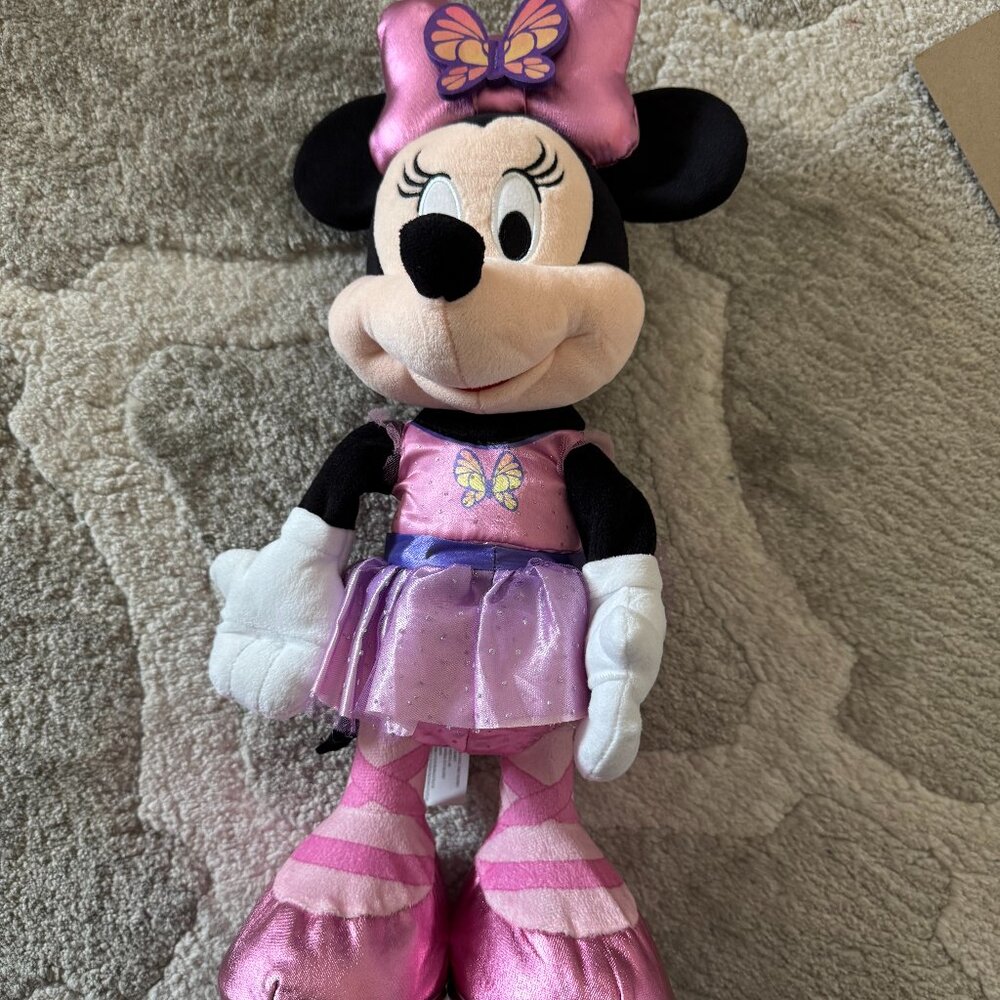 Minnie Mouse Sing & Dance Plush Toy